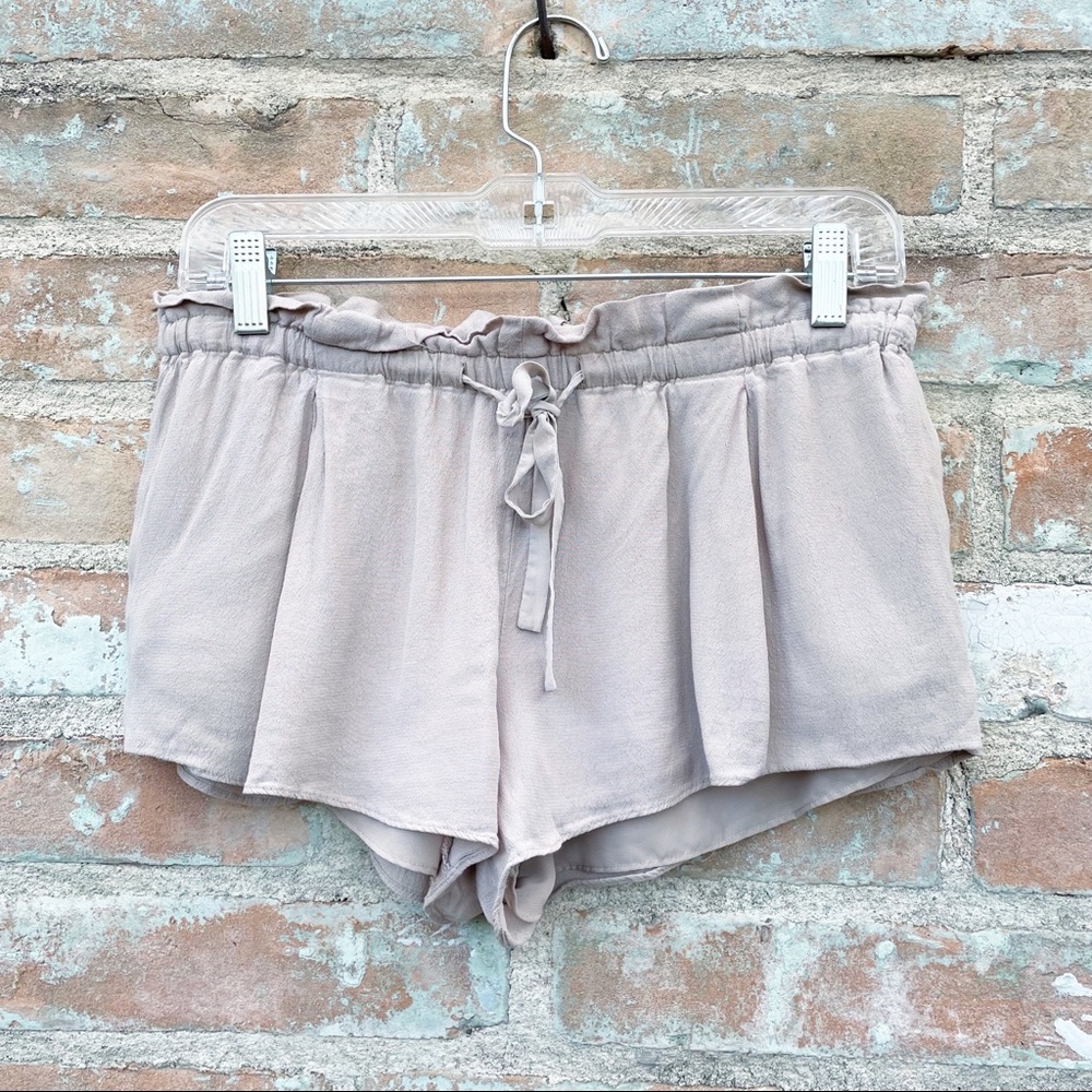 Aritzia Wilfred Short Montrouge Cairo Beige Crepe Drawstring Paperbag Tap Pant